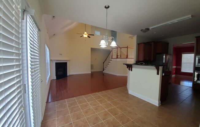 3 beds, 2.5 baths, $2,100