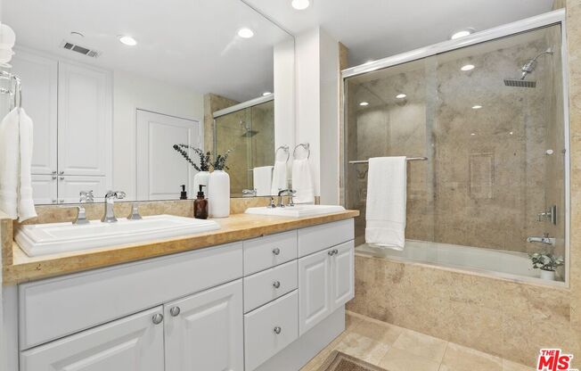 5625 Crescent Park W Apt 318