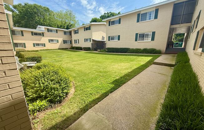 2 beds, 1 bath, $1,325