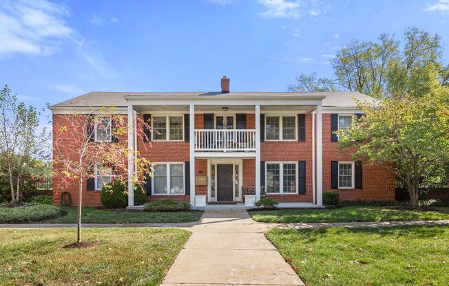 2 beds, 1 bath, 800 sqft, $1,495, Unit 870-1W N Mcknight