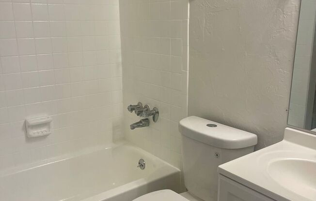 1 bed, 1 bath, 530 sqft, $1,095, Unit 44