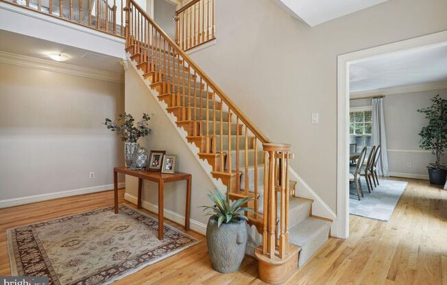 5 Bed 4.5 Bath - Bethesda len Echo Heights Colonial - 2 Car Garage