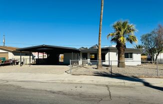 Spacious and Renovated 3-Bedroom 2-Bath Home with Solar Panels for Energy Efficiency in Bullhead City