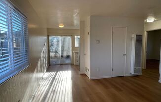 2 beds, 1 bath, $2,395, Unit 7