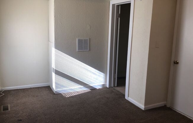 3 beds, 1 bath, $1,300