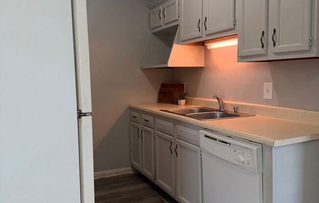 1 bed, 1 bath, 630 sqft, $745, Unit K76