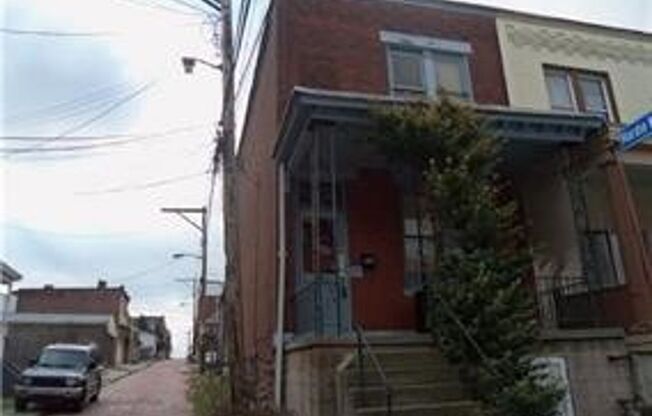 Spacious 3-Bedroom House Near Pitt & CMU – Steps from Forbes Ave!