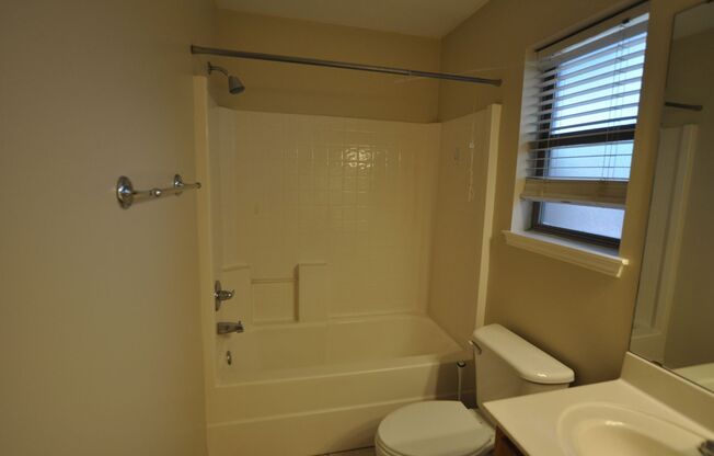 3 beds, 2 baths, $1,895