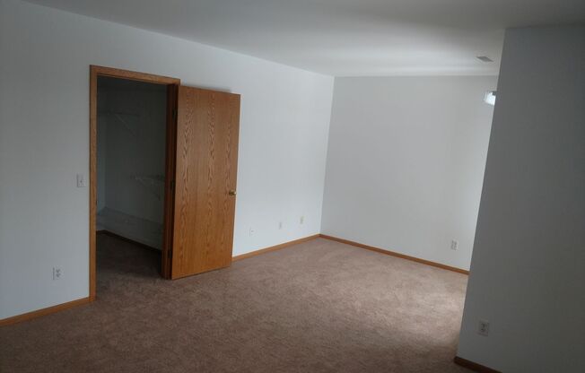1 bed, 1 bath, 864 sqft, $1,360, Unit 810-307