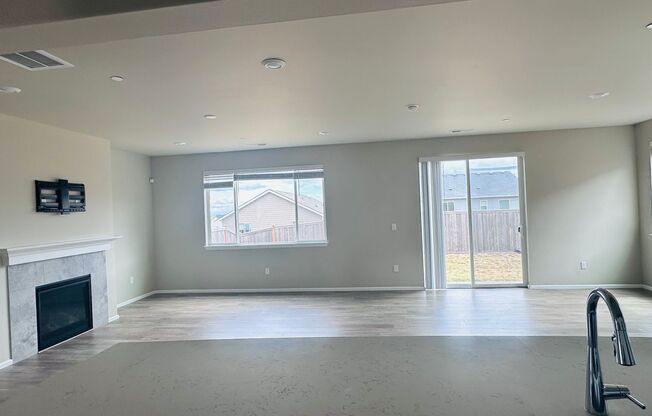 4 bedroom 2.5 bath