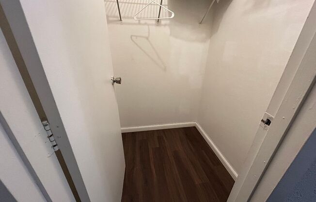2 beds, 1 bath, $1,200, Unit Unit C-18
