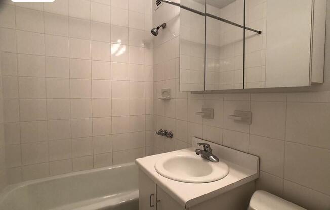 117 W 58 ST