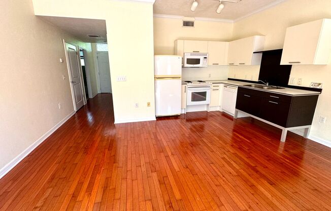 The Lofts - Move in Special!