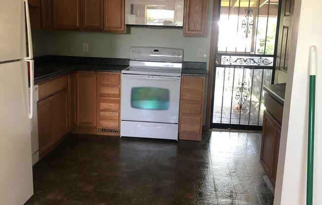 Half of a Duplex Available - 4 Bedroom 2 Bathroom in Lakewood