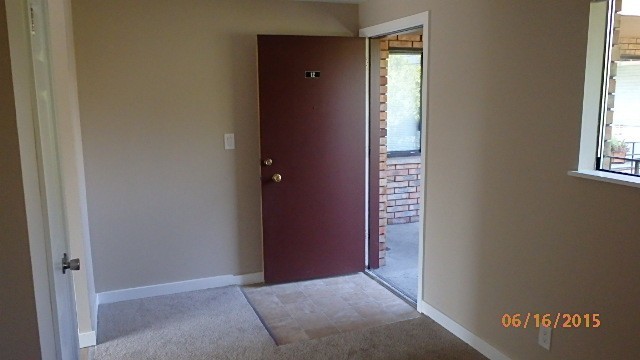 Studio, 1 bath, 400 sqft, $1,300, Unit 12