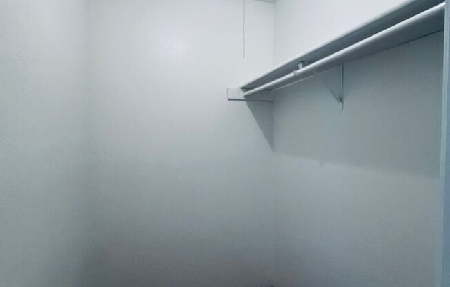 2 beds, 1 bath, 832 sqft, $1,190, Unit 708
