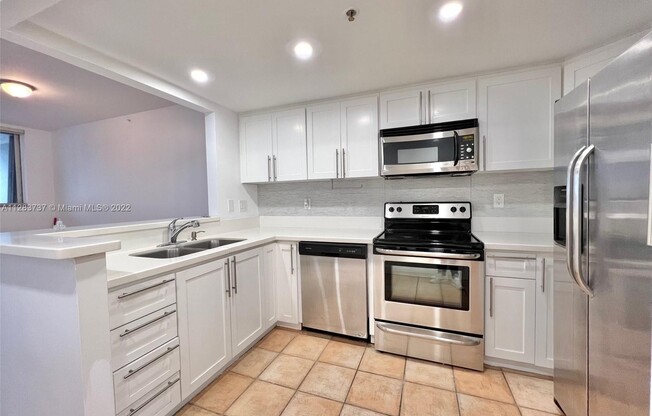 1402 Brickell Bay Dr