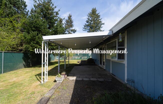 Bright and Charming 3 bed Rambler in Convenient Port Orchard Location