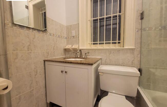 172 W 77 ST