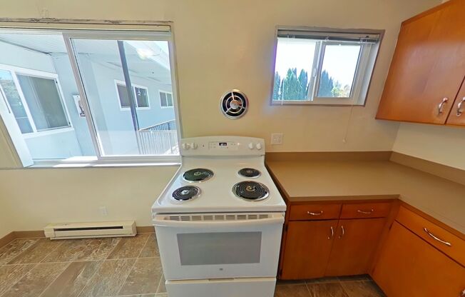 2 Bedroom Apartment ~ Close to Campus ~ Cat Friendly