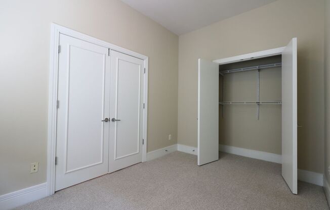 2 beds, 2 baths, 905 sqft, $4,095, Unit 105