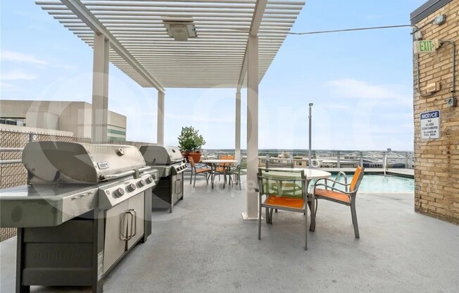 1 bed, 1 bath, 1,039 sqft, $1,649, Unit 911