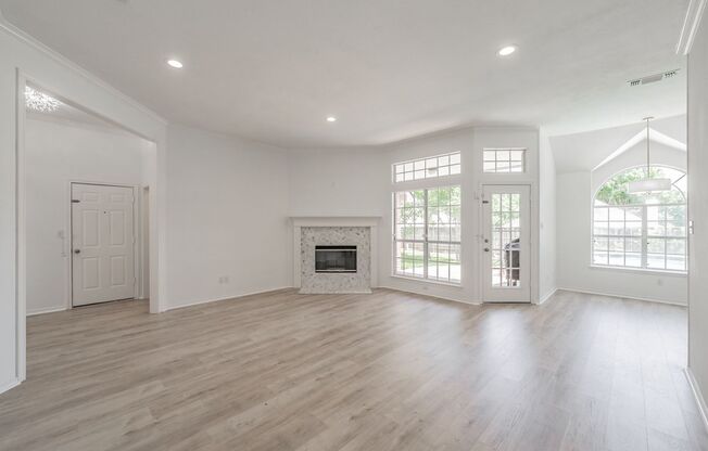 Stunning Home With Pool In North Richland Hills