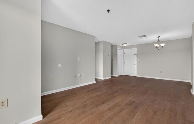 2 beds, 2 baths, 863 sqft, $2,600, Unit Unit 701