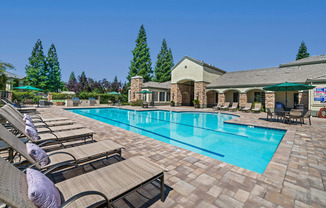 Sunning deck - Willow Spring Apartments