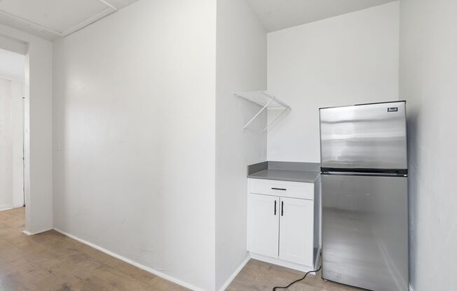 Studio, 1 bath, $975, Unit 730-02