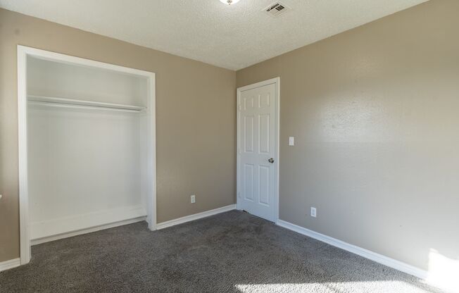 4 beds, 1 bath, $1,250