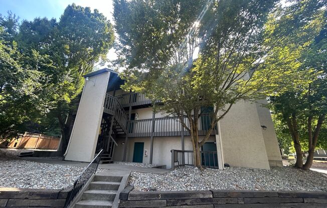 1015 South Walnut Place Apartments!