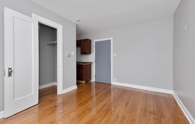 4344 Ellis MOBILITY ZONE