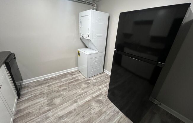 Newly Renovated 2/1 Apartment w/ ALL APPLIANCES INCLUDED!