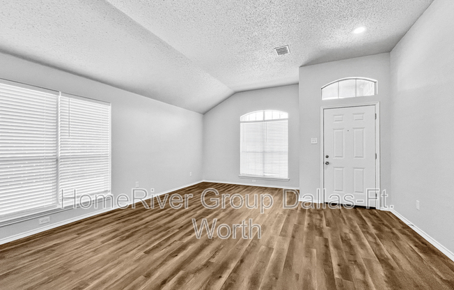 3318 LOCHWOOD DR