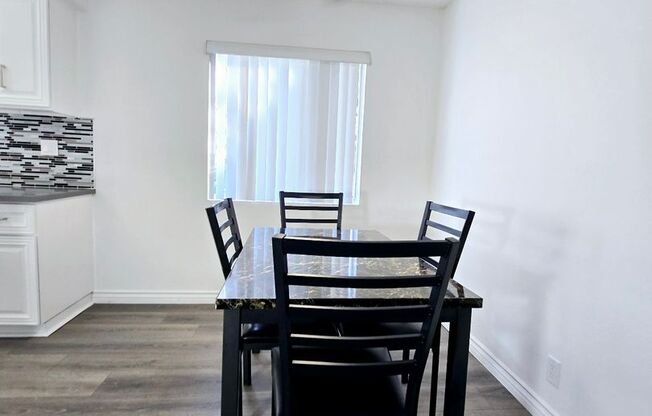 2 beds, 2 baths, 1,000 sqft, $3,195, Unit 205