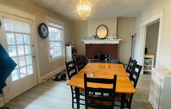 Beautifully Renovated 3bdrm/1.5bth Home Located in Richmond's North-side!