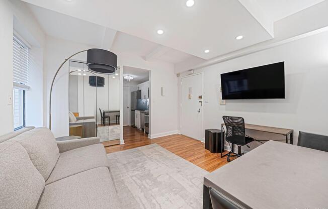 1 bed, 1 bath, 440 sqft, $4,200, Unit 1412