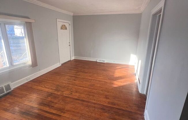 3 beds, 1 bath, $1,595