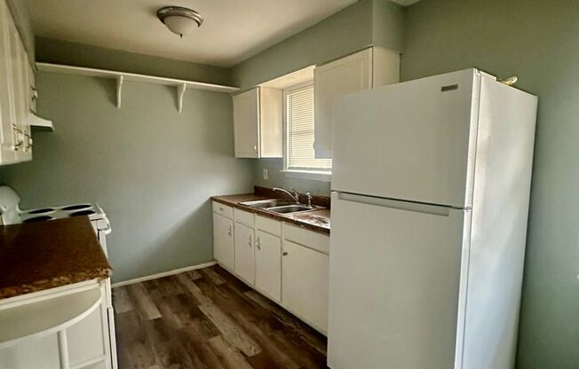 1 bed, 1 bath, 700 sqft, $1,050