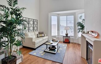 5553 W 6 ST