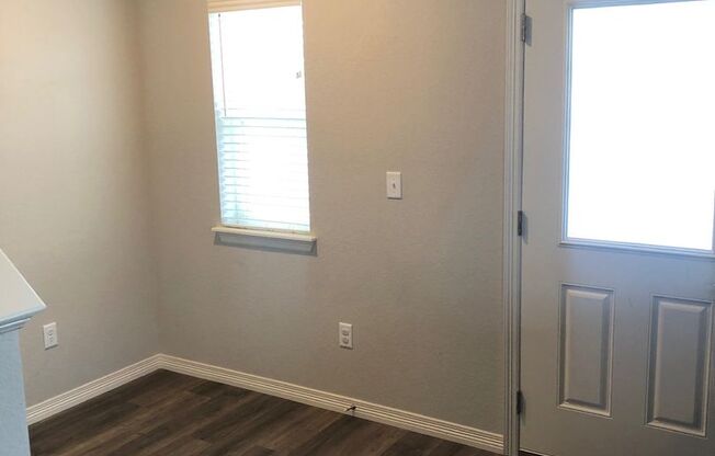 Beautiful 3 bed, 3 bath Townhome in West Windsor!