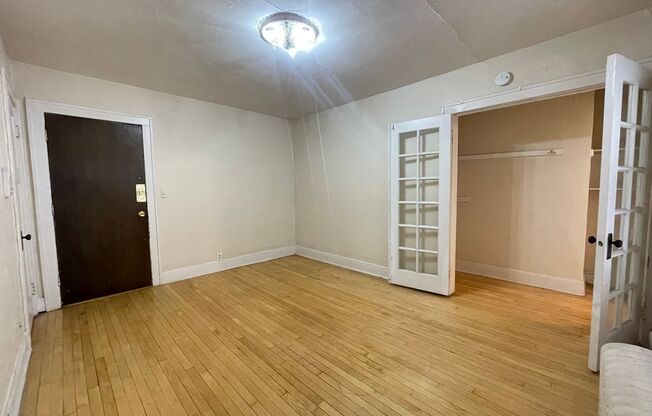 Studio, 1 bath, $895, Unit 17