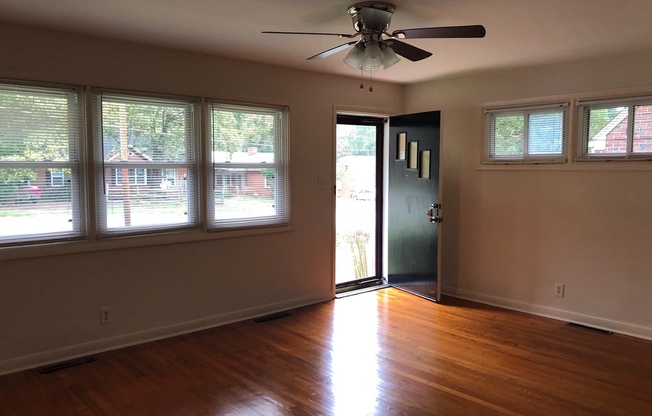 3 beds, 2 baths, $1,695