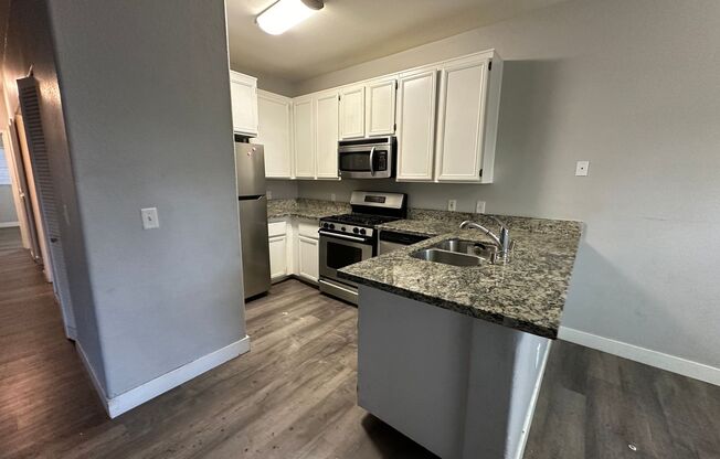 3 beds, 2 baths, $1,400, Unit # 1172
