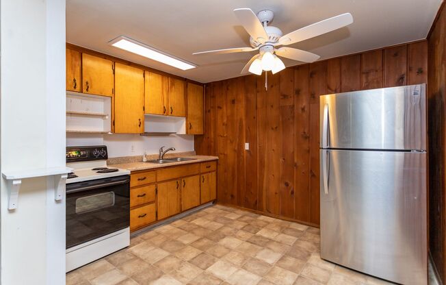 Four Plex with Mountain Views in Cascade!