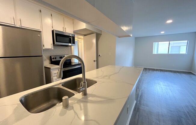 1 bed, 1 bath, 695 sqft, $1,698, Unit 303