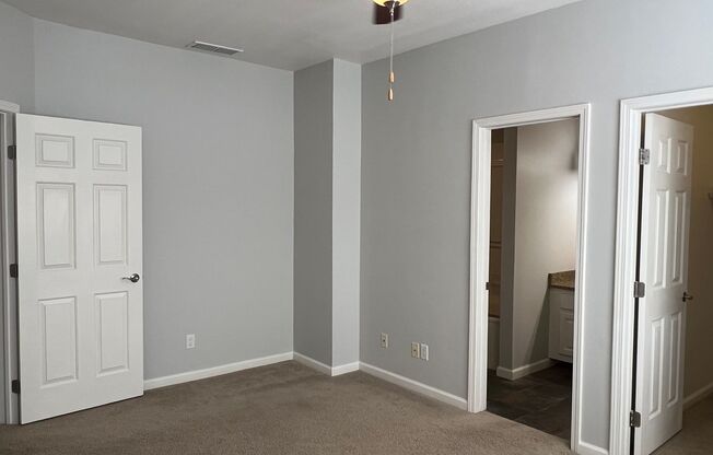 2 beds, 2 baths, $2,275, Unit # 5523