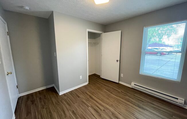 2 beds, 1 bath, 765 sqft, $879, Unit 14