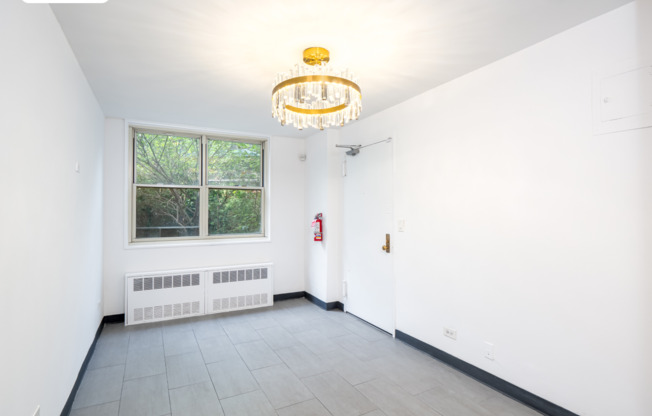 185 E 85 ST